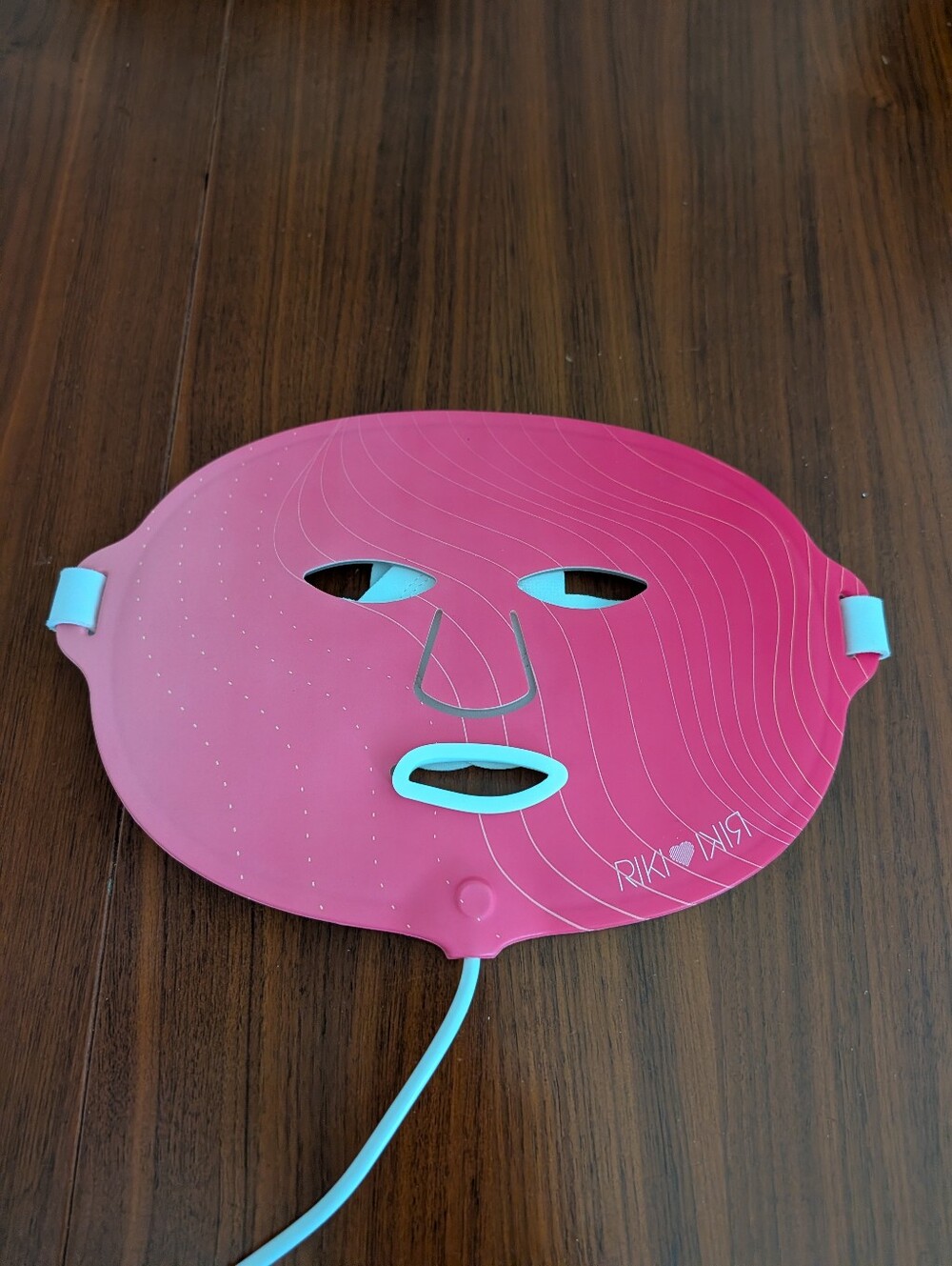 Riki Red LED Facial Mask Light Therapy Pre Owned